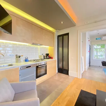 Dreamy Flat Close To Touristic Attractions In The Heart Of Beyoglu